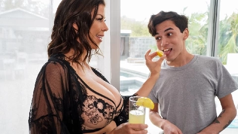 Lemonade in HD - Alexis Fawx