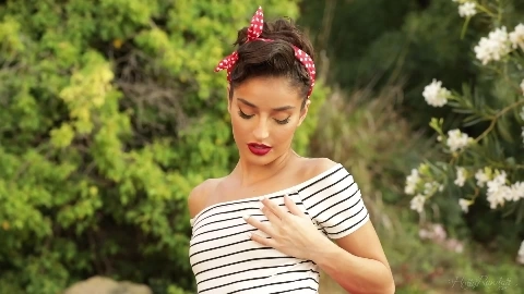 Emily Willis Retro Picnic