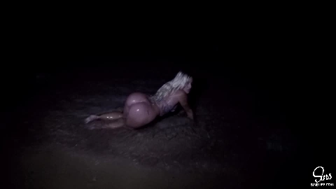 16 09 02 Kissa Sins Midnight Skinny Dipping - SinsLife