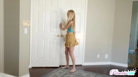 Step Sister Sets A Thirst Trap - Princesscum