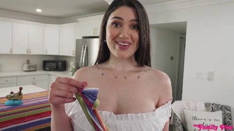 Stuffing My Stepsisters Pinata [HD Porn] - Alyx Star